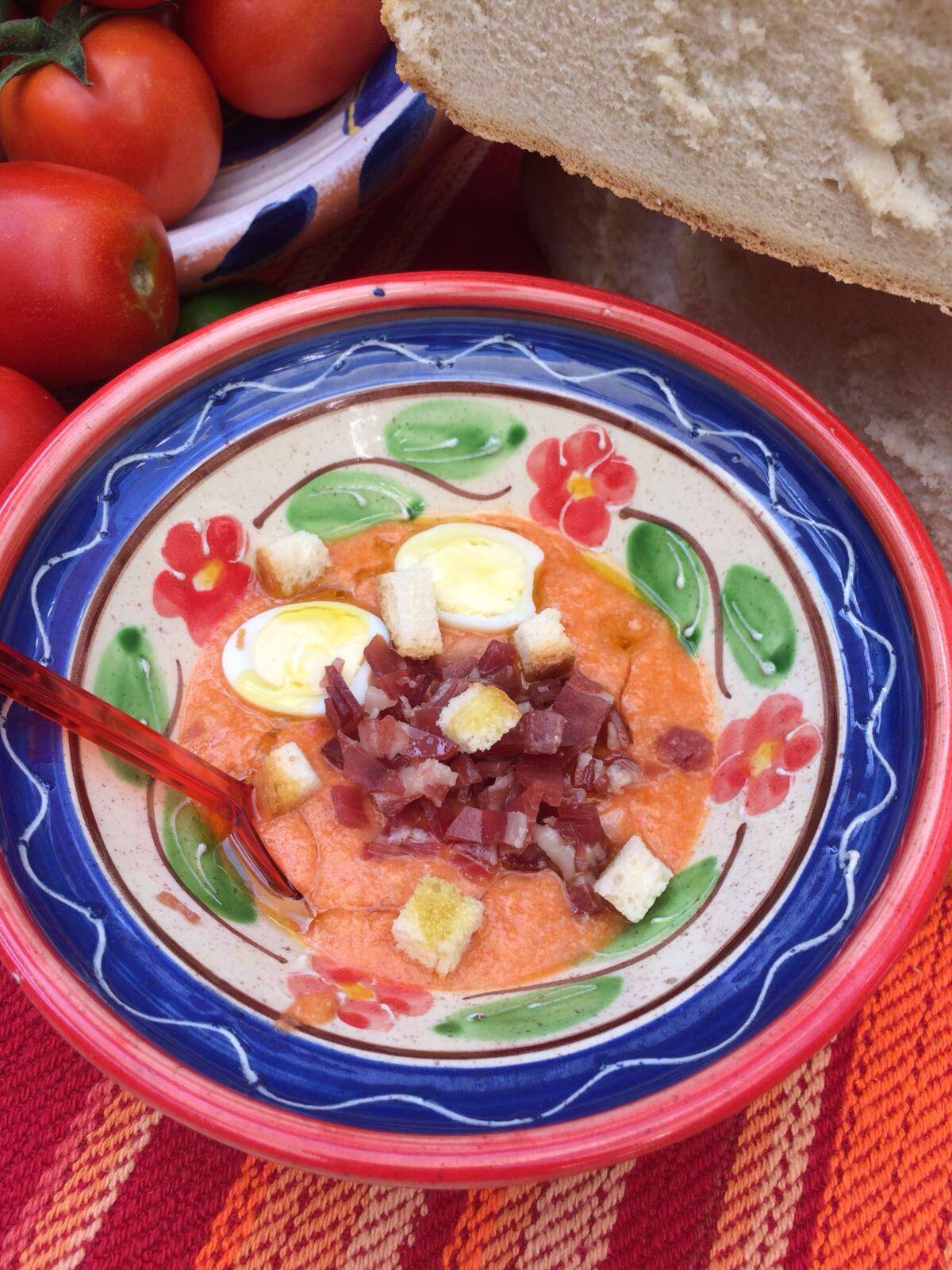 5 claves para saborear el mejor salmorejo cordobés, por Bodegas Mezquita