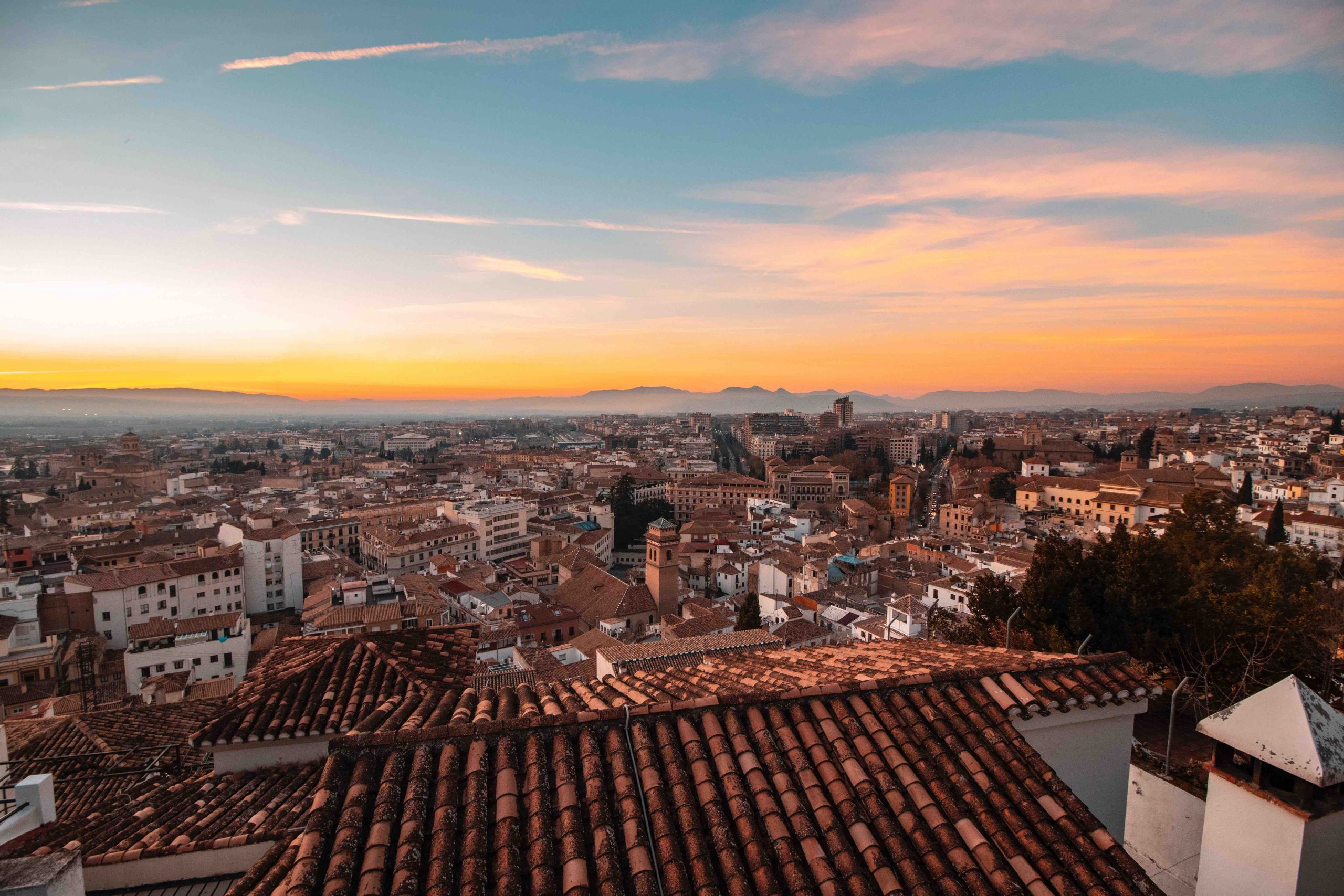 5 rutas para conocer una Granada diferente