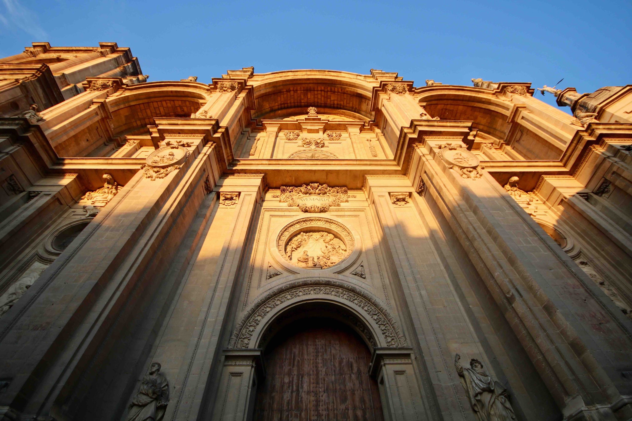 5 rutas para conocer una Granada diferente