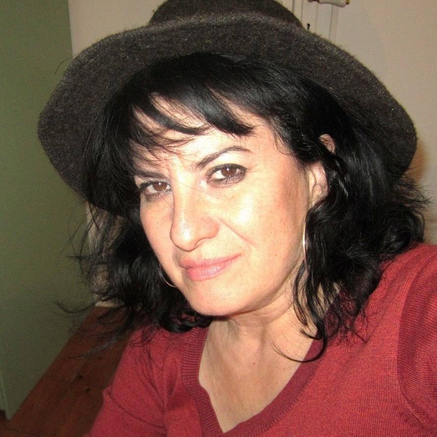 «Desear es llevar el destino del mar dentro del cuerpo.» Aurora Luque