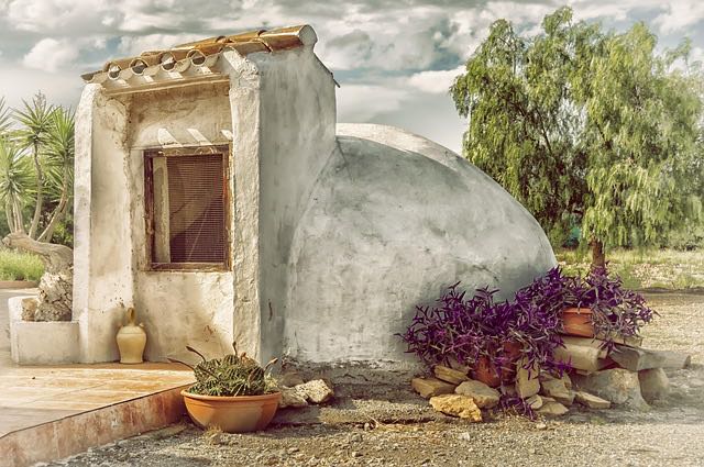 Madrid, arroyo entre dos colinas