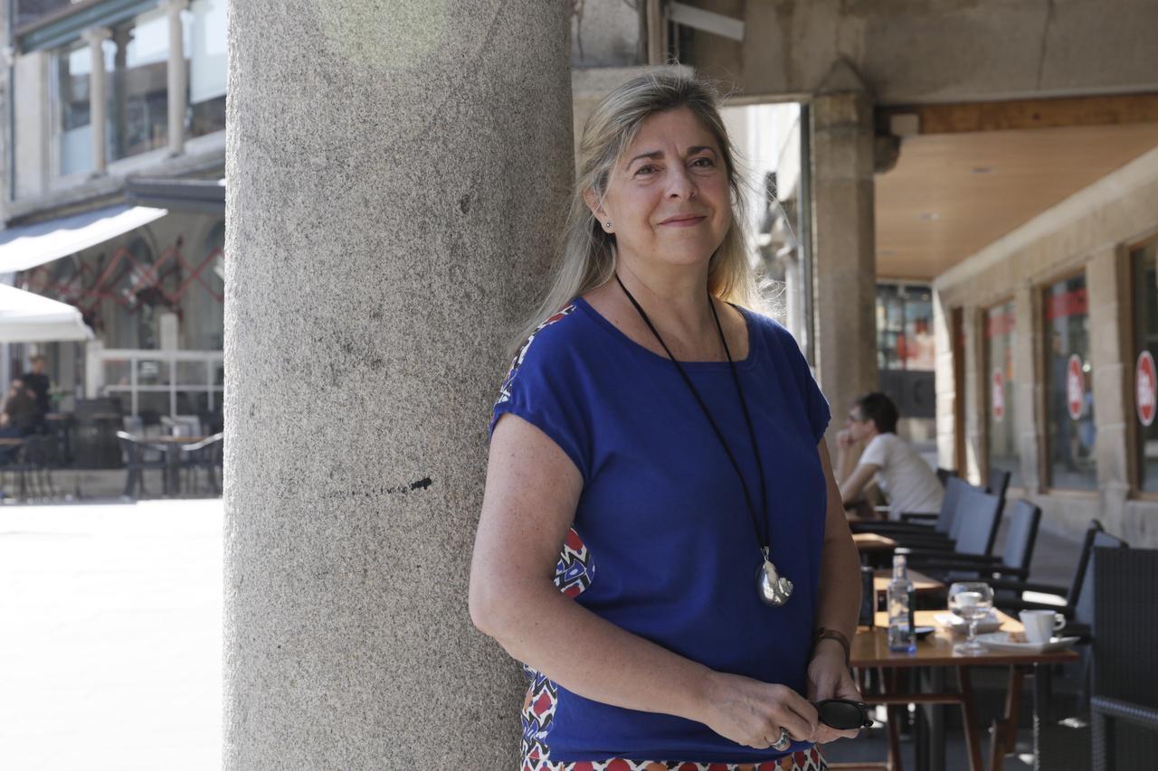 Beatriz Hernanz, la niña tatuada de poemas