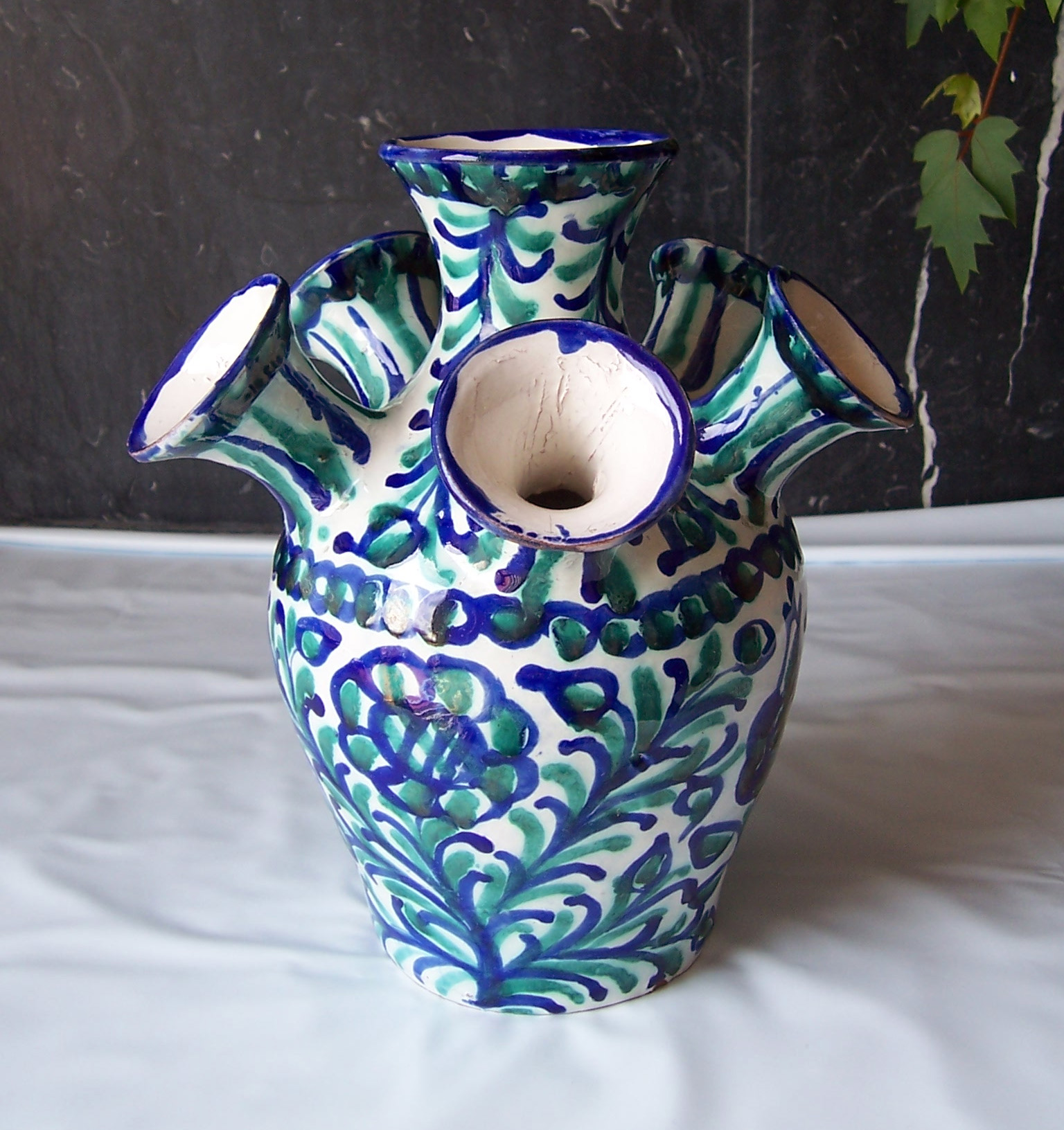 Fajalauza, la cerámica más típica de Granada