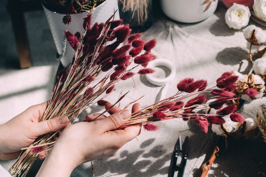 crear ramos de flores secas