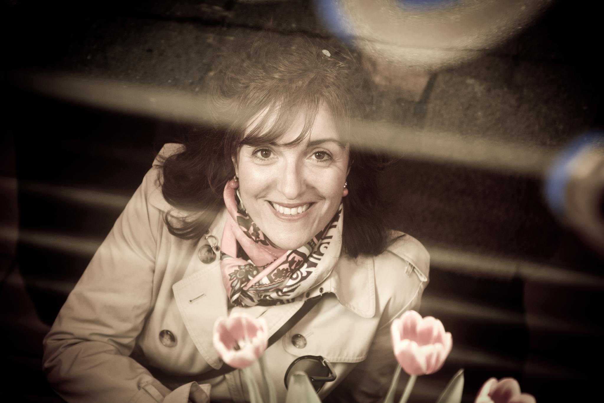 Elvira Lindo, la voz que conjuga sabiduría, belleza y felicidad