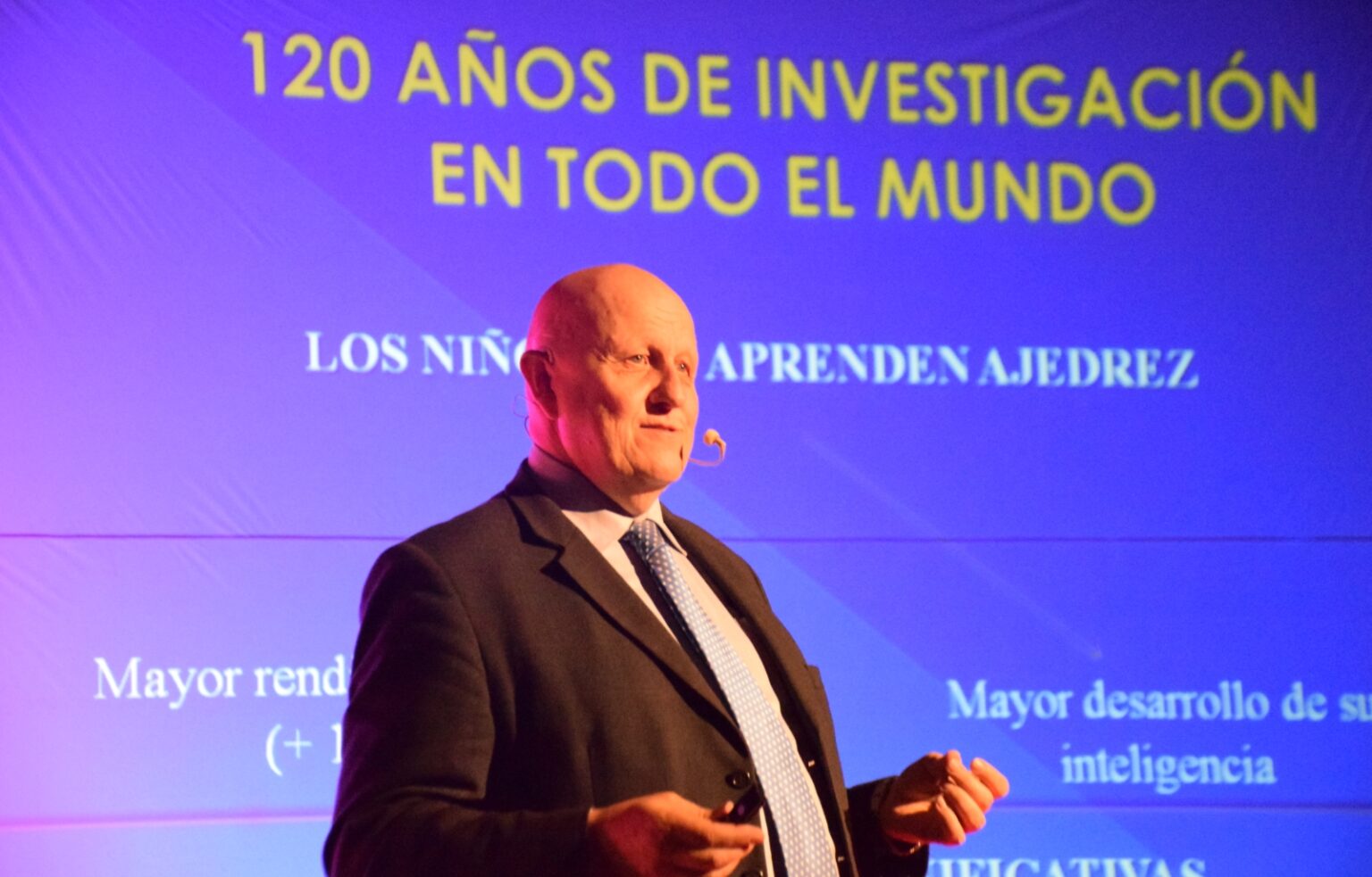 ¿Por qué juegan tan pocas mujeres al ajedrez?