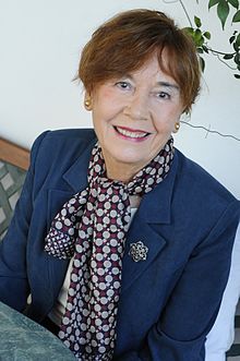 Rosa Romojaro, poeta de la emoción y la belleza del jardín
